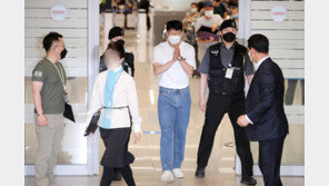 ‘월드클래스’ 손흥민 등장에 인천공항 ‘들썩’…3시간 기다린 팬도