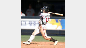 강민우 ‘추격의 1타점’ [포토]