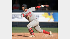 박성빈 ‘당겨서 2루타’ [포토]