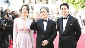 ‘헤어질 결심’ 박찬욱에 빠진 칸… “티켓 구함” 즐거운 기다림