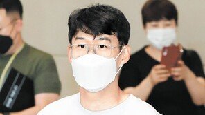 “사랑해요 손흥민”… 골든부트 들고 금의환향