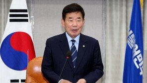 “내 몸엔 민주당의 피” 국회의장 후보 김진표 발언 논란