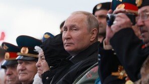 러, ‘포스트 푸틴’ 준비하나…“크렘린궁 내부서 후계자 논의”