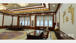 대통령 침실 앞엔 피아노, 욕실엔 사우나… 靑속살 32년만에 공개