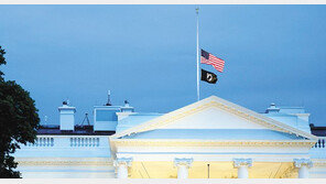 바이든 “진절머리 난다… 도대체 언제 총기로비에 맞설건가” 