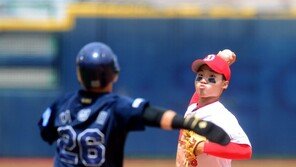 이지원 ‘병살로 끝내자’ [포토]