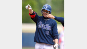 최원준, 선제 타점에 싱글벙글 [포토]