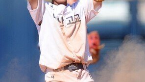 1타점 신성호, 하트 세리머니 [포토]