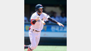 동점타 김규민 ‘경기는 원점으로’ [포토]