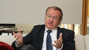 “30년 사이 딴 세상 된 서울…한국인의 끈기와 인내 배워야”