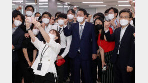 尹국정운영 긍정평가, 경기-인천 54%로 절반 넘어 