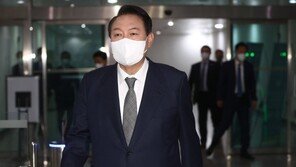 尹 “대통령실은 정책 중심…비위·정보 캐는건 안하는게 맞아”