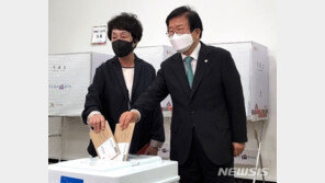 박병석 국회의장, 대전서 사전투표 “능력·자질 선택해야”
