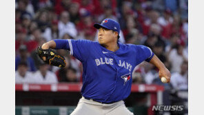 류현진, 오타니에 판정승…LAA전 5이닝 2실점 ‘시즌 2승’