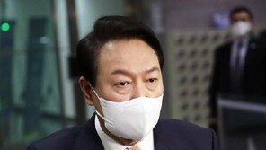 尹 “대통령실은 정책 중심… 비위-정보 캐는 건 안해야”