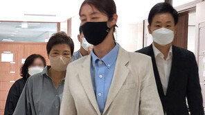 박근혜 전 대통령, 대구 사저 인근 행정복지센터서 사전투표