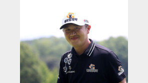 ‘이븐파’ 박성국, KB금융 리브챔피언십 3R 단독 선두 도약