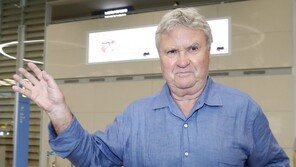 히딩크, 월드컵 4강 20주년 맞아 방한 “행복하다”