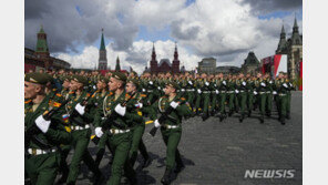 푸틴, ‘병력 손실 극심’ 러시아군 입대 연령 상한선 폐지법안 서명