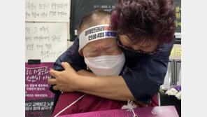 전장연, 지하철 삭발 투쟁 계속…“권리 예산 촉구”