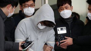 ‘신변보호 母 살해’ 이석준 1심 선고 연기…변론 재개