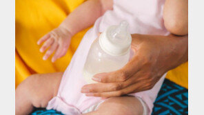 생후 1개월 딸에 분유 붓고 폭행…두개골 골절 시킨 父 구속