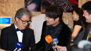 송강호 “박찬욱 칸영화제 감독상…황금종려상 이상의 의미”