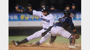 권태인 ‘빅이닝 완성 시키는 홈 질주’ [포토]