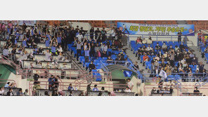 3년만의 유관중 결승전, 선수들 열정만큼 뜨거웠던 응원전 [황금사자기 현장리포트]