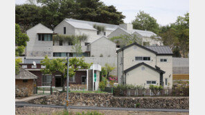 靑출신 민주당 의원들 “文 사저 시위, 윤 대통령 나서야” 