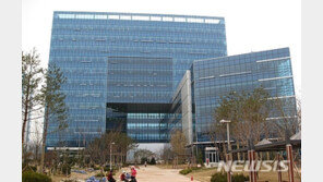 ‘뭔데 끼어들어’…접수 도와준 남성 되레 폭행한 40대 실형