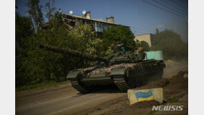 “美, 우크라에 장거리포 대신 중거리로켓 지원할 듯 ”