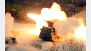 ‘장거리포 지원 거부’ 美, 우크라에 중거리 로켓 지원한다