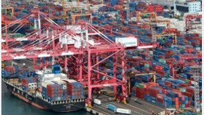 5월 수출 역대 두 번째에도…무역수지 두 달 연속 적자