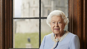 ‘즉위 70주년’ 英여왕 “모든 분께 감사…70년 되돌아볼 기회 되길”