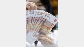 러, 한달 유예된 이자 23억 못갚아…디폴트 가능성 고조