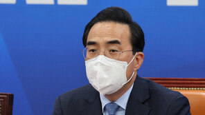 민주당 중진 “조기 전당대회는 불가능…냉정한 평가 필요”