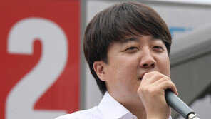 이준석 “성상납 의혹 떳떳…윤리위 개최되면 공개회의 제안” 