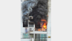 광양 16층 아파트 6층서 화재…주민 1명 창문 매달렸다 추락 중상