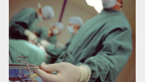 목디스크 수술받던 여성 사망…‘대리수술’ 처벌 전력 병원서