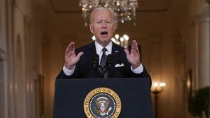 ‘총기 폭력 경각심’ 백악관 주황빛으로…의회 인근선 탄약 소지자 체포