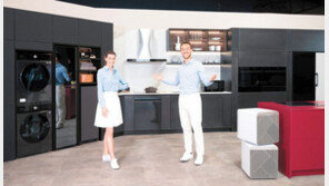 삼성, AI오븐 등 ‘비스포크 홈’ 첫선… LG ‘시그니처 스위트’로 유럽 공략 