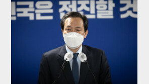 민주, 새 비대위원장에 ‘86그룹’ 우상호…“중립 리더십 발휘할 것”