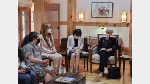 웬디 셔먼 美국무부 부장관, 하리수 등 성소수자 간담회 참석