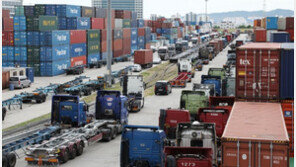 유통업계, 벌써 ‘발주 제한’…“화물연대 파업 장기화 우려”