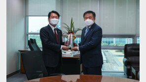 安 “저는 국민의힘 신인, 많은 사람 만나겠다”…尹 축하난도