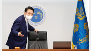 尹대통령, 종로에서 피자로 점심…생일 최상목 수석 동행