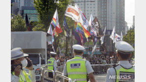 한발 물러선 경찰 “대통령실 앞 시위, ‘법원 허용 범위’ 내에서 보장”