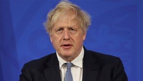 ‘파티게이트’ 英 존슨, 상처뿐인 재신임… 당내 41% 불신임 투표… 리더십 벼랑끝 