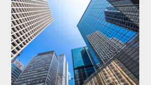 코로나 첫해 중소→대기업 이직 10%…이직자 40% 월급 감소